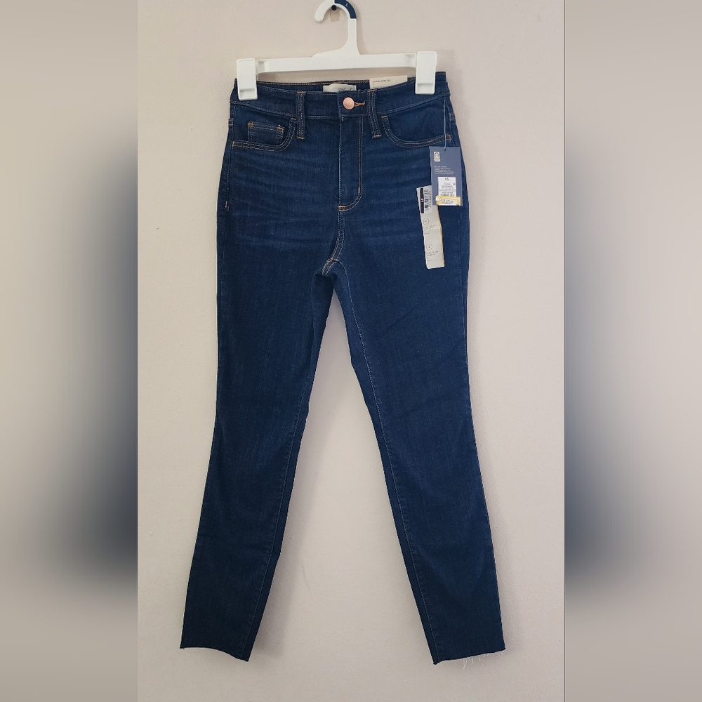 K. Universal Thread Women's Dark blue Jeans